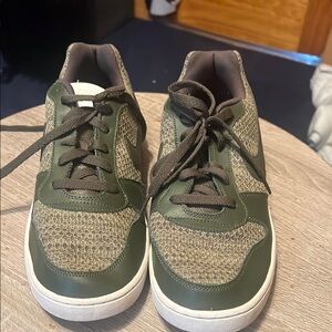 Men's Green Athletic Shoes